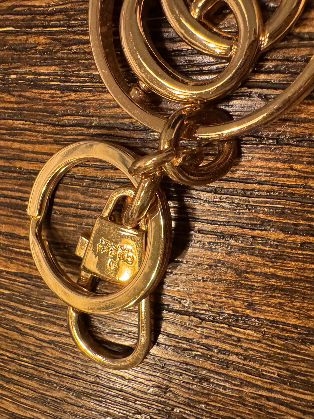 Gucci Gold-tone Interlocking GG Key & Ring - Picture 3 of 3